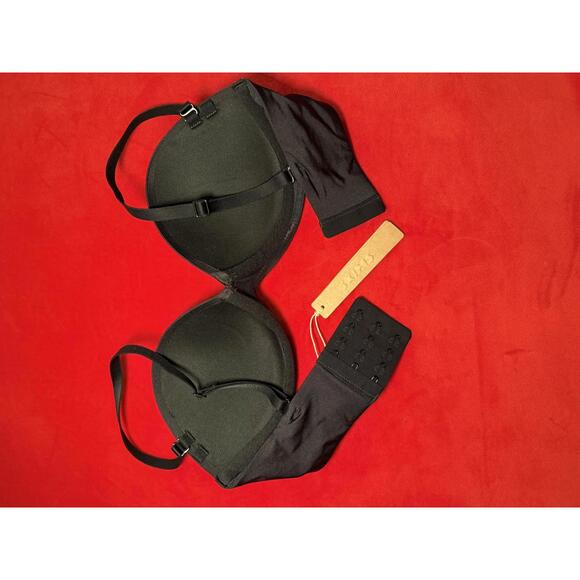 Skims Ultimate Push Up Strapless Bra Color ONYX Size 32C - Picture 2 of 3